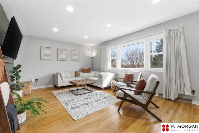 2331 S 124th Street, Omaha, NE 68144