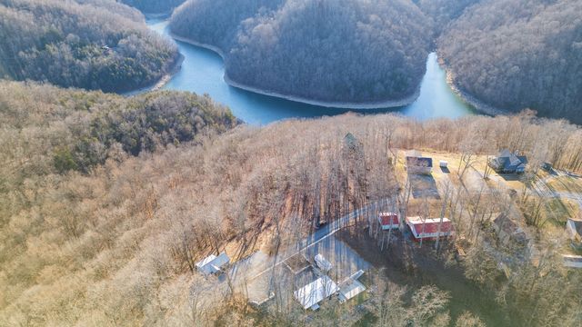 340 Oak Dr, Smithville, TN 37166