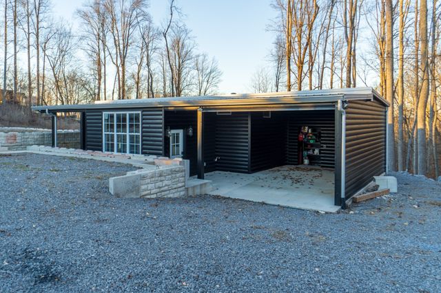 340 Oak Dr, Smithville, TN 37166