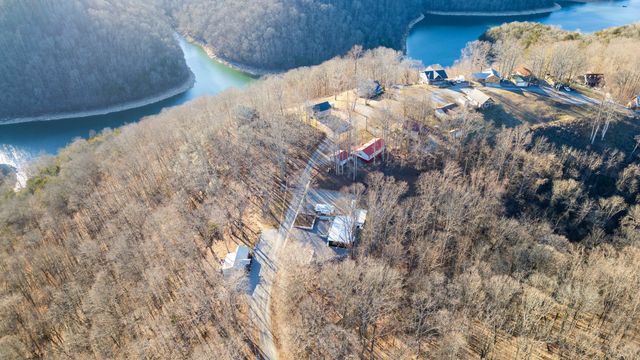 340 Oak Dr, Smithville, TN 37166