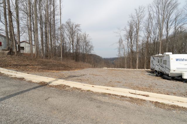 340 Oak Dr, Smithville, TN 37166