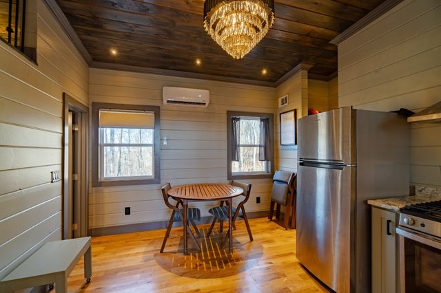 340 Oak Dr, Smithville, TN 37166