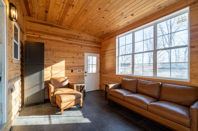 340 Oak Dr, Smithville, TN 37166