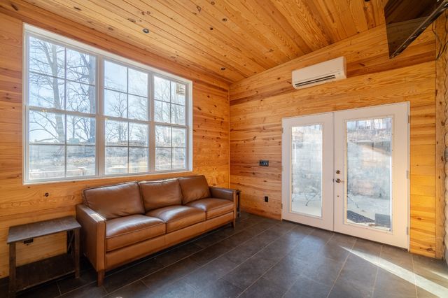 340 Oak Dr, Smithville, TN 37166