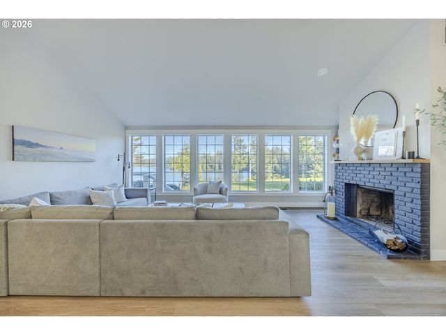 83471 S COVE Way, Florence, OR 97439