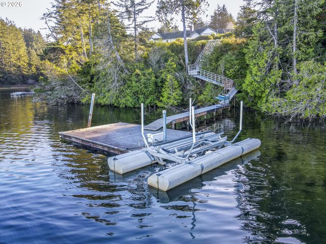 83471 S COVE Way, Florence, OR 97439