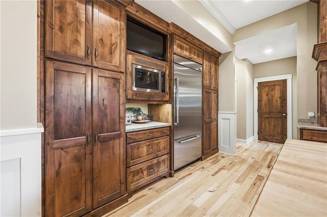 406 Homestead Drive, Lawrence, KS 66049