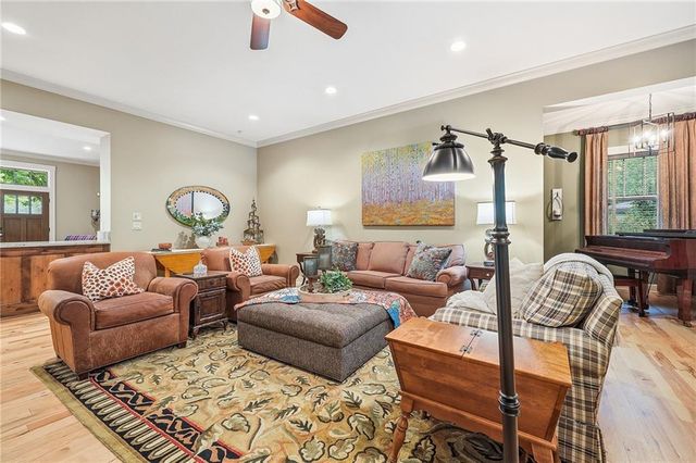 406 Homestead Drive, Lawrence, KS 66049
