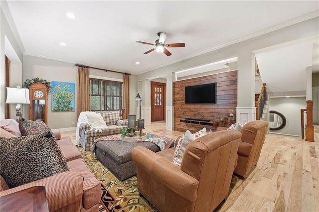 406 Homestead Drive, Lawrence, KS 66049