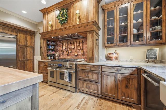 406 Homestead Drive, Lawrence, KS 66049