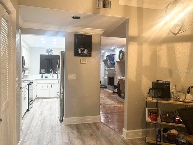 9726 TIFFANY OAKS LANE 9726, Tampa, FL 33612