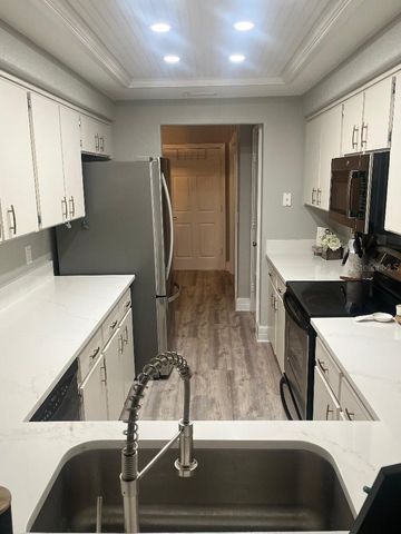 9726 TIFFANY OAKS LANE 9726, Tampa, FL 33612