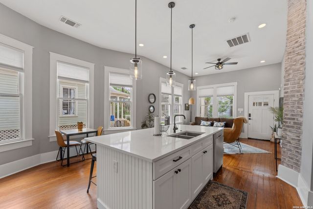 124 Panama, San Antonio, TX 78210