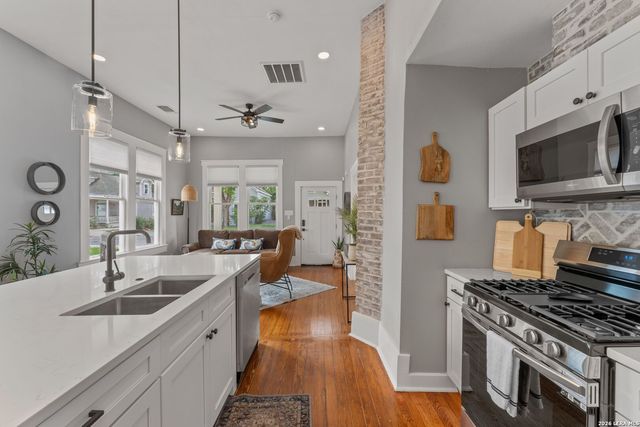 124 Panama, San Antonio, TX 78210