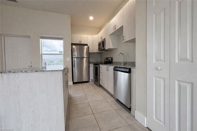 3325 SW 8th PL 106, Cape Coral, FL 33914