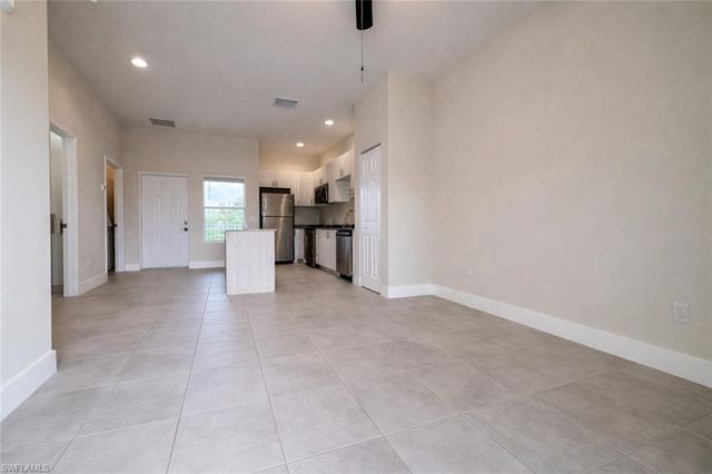 3325 SW 8th PL 106, Cape Coral, FL 33914