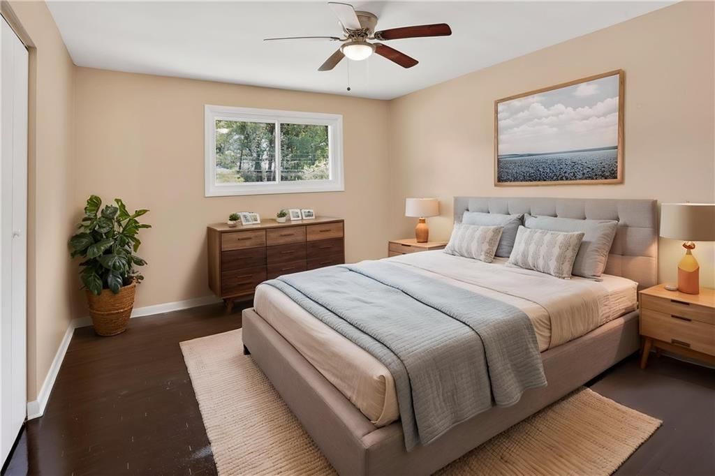 Image 11 of property listing at 6107 Winview Drive, Forest Park, GA 30297