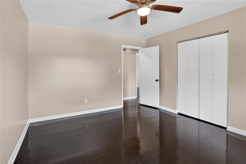 Image 13 of property listing at 6107 Winview Drive, Forest Park, GA 30297