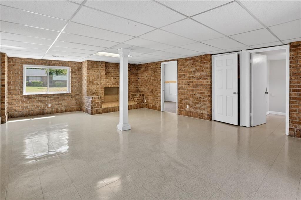 Image 22 of property listing at 6107 Winview Drive, Forest Park, GA 30297