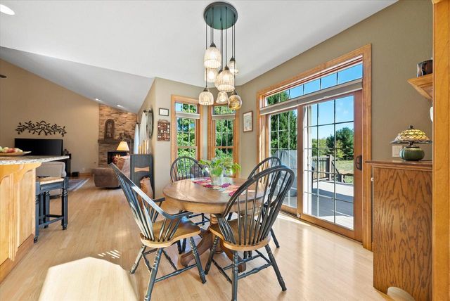 1123 Riley ROAD, Hartford, WI 53027