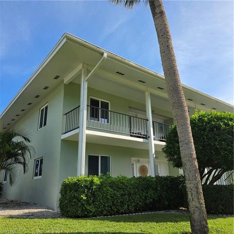 466 12th AVE S 466, Naples, FL 34102