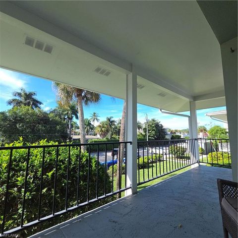 466 12th AVE S 466, Naples, FL 34102