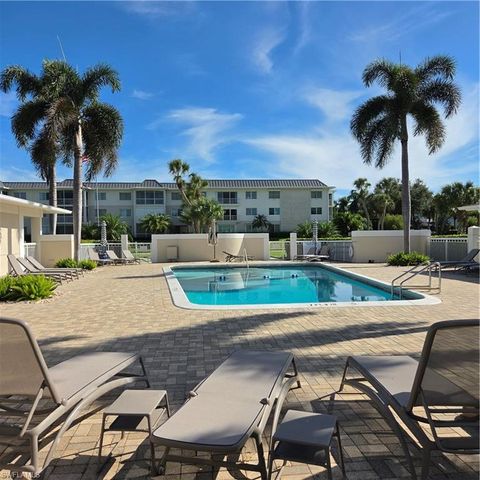 466 12th AVE S 466, Naples, FL 34102