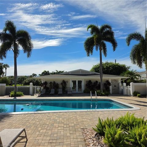 466 12th AVE S 466, Naples, FL 34102