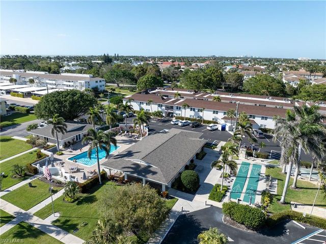466 12th AVE S 466, Naples, FL 34102
