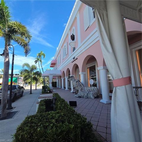 466 12th AVE S 466, Naples, FL 34102