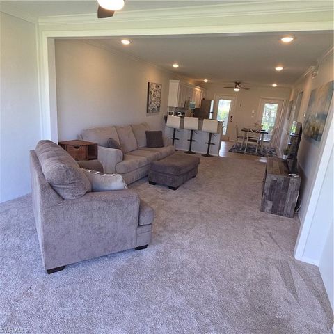 466 12th AVE S 466, Naples, FL 34102