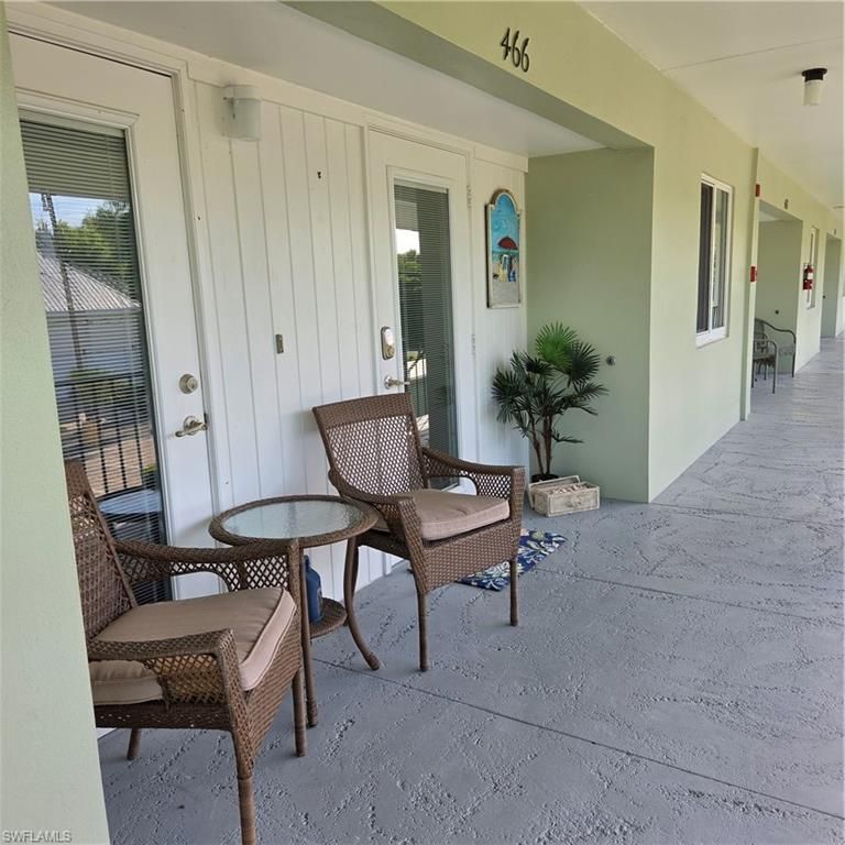 466 12th AVE S 466, Naples, FL 34102