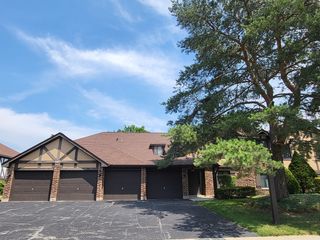 1487 Haverhill Drive C, Wheaton, IL 60189