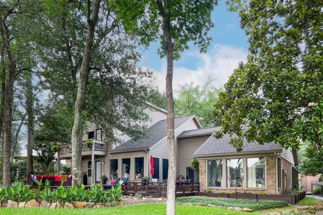 117 Clear Springs Drive, Montgomery, TX 77356