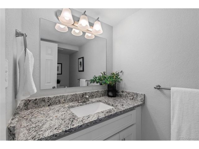 2700 S Holly St 216, Denver, CO 80222