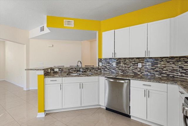 110 SW Peacock Boulevard 6101, Port St. Lucie, FL 34986