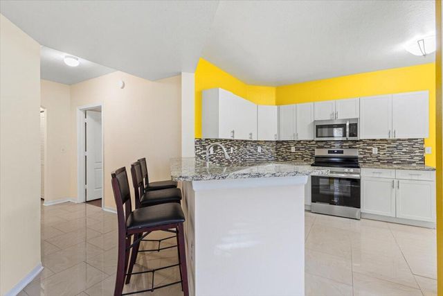 110 SW Peacock Boulevard 6101, Port St. Lucie, FL 34986