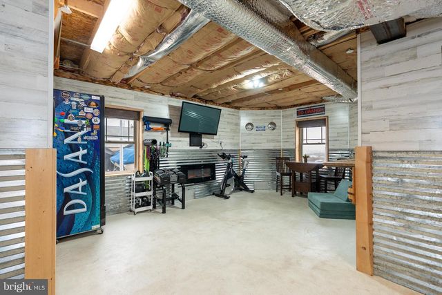 9031 HINTON AVE, Baltimore, MD 21219