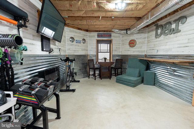 9031 HINTON AVE, Baltimore, MD 21219