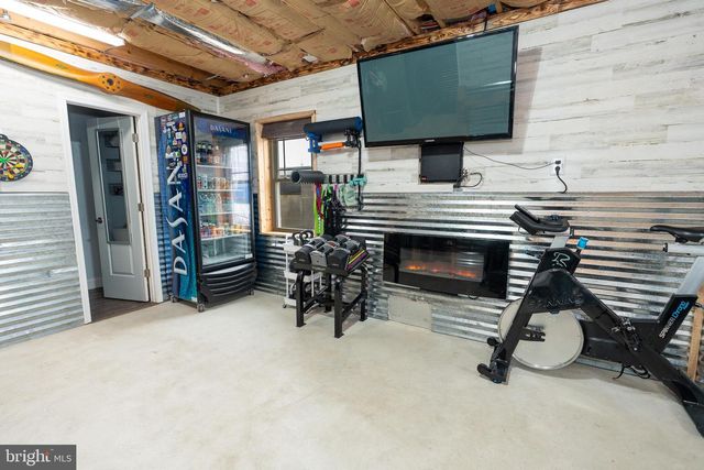 9031 HINTON AVE, Baltimore, MD 21219