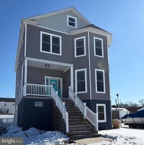 9031 HINTON AVE, Baltimore, MD 21219