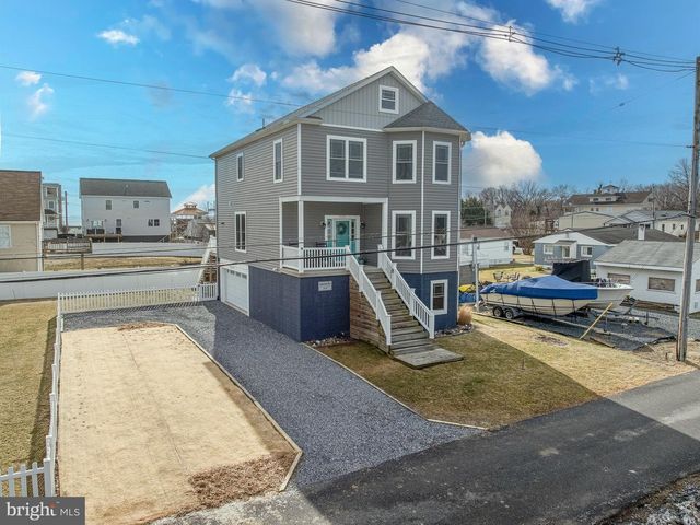 9031 HINTON AVE, Baltimore, MD 21219