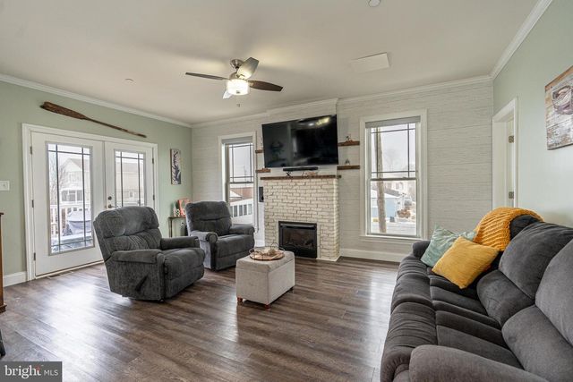 9031 HINTON AVE, Baltimore, MD 21219