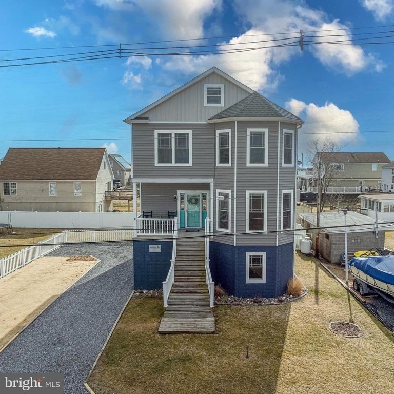 9031 HINTON AVE, Baltimore, MD 21219