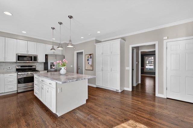 2892 Forest Down, Fitchburg, WI 53711