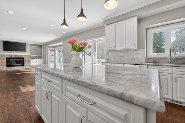 2892 Forest Down, Fitchburg, WI 53711