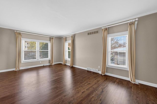 2892 Forest Down, Fitchburg, WI 53711