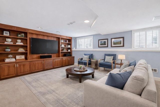 2892 Forest Down, Fitchburg, WI 53711