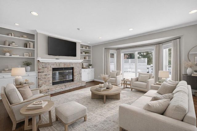 2892 Forest Down, Fitchburg, WI 53711