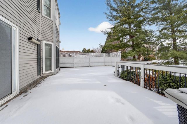 2892 Forest Down, Fitchburg, WI 53711